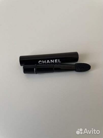 Расходники для макияжа от Chanel