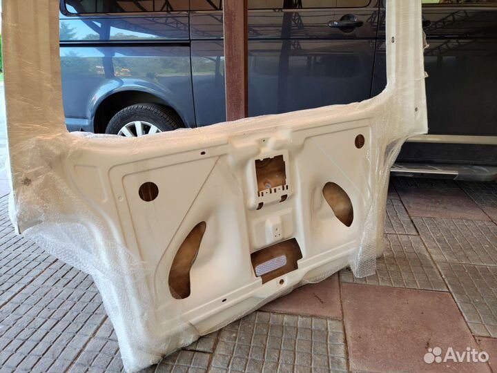 Задняя дверь Volkswagen T5, стеклопластик