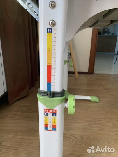 Детский компьютерный стол с регулировкой высоты