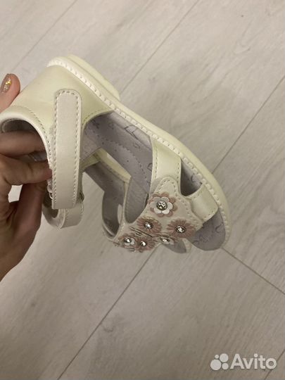 Босоножки для девочки