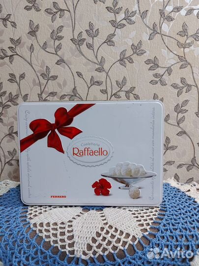 Жестяная коробка из под чая,конфет