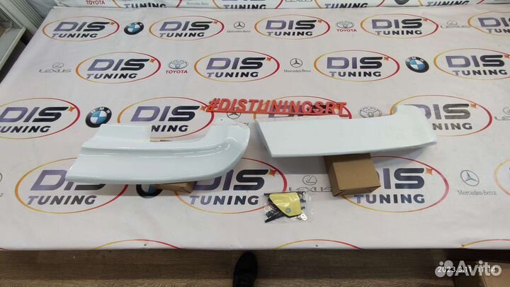 Спойлер Toyota Land Cruiser 105 белый