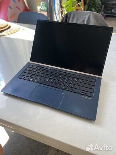 Ультрабук Asus Zenbook UX433F core i5, SSD, IPS