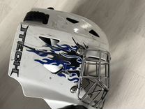 Хоккейный шлем вратаря