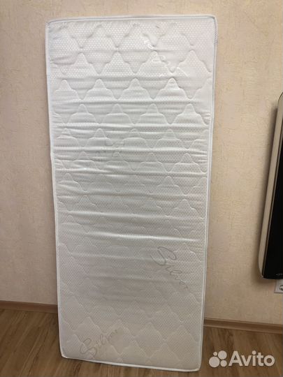 Детская кровать машина