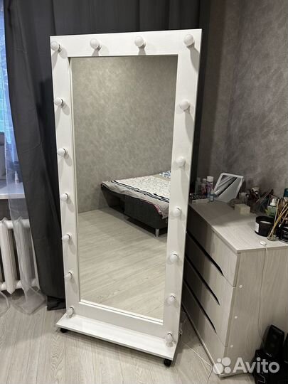Зеркало гримерное новое