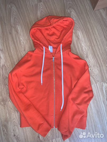 Кофта на замке