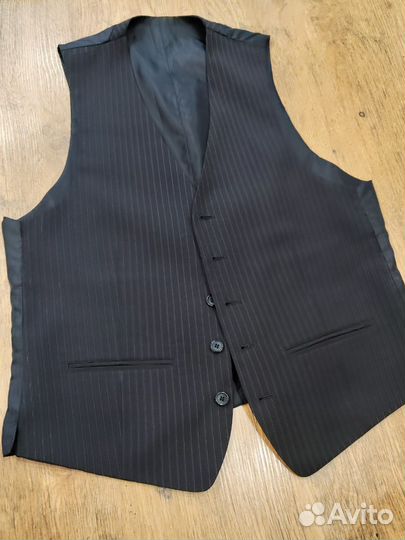 Мужской костюм тройка 46-48