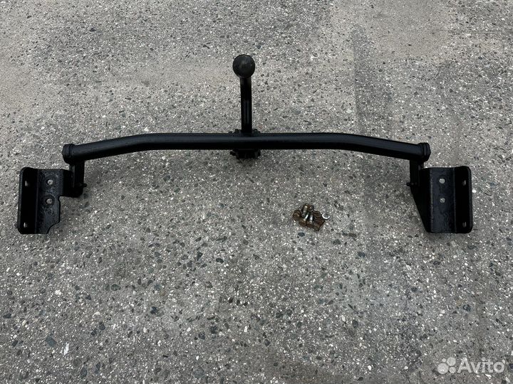 Фаркоп на Kia Rio 3