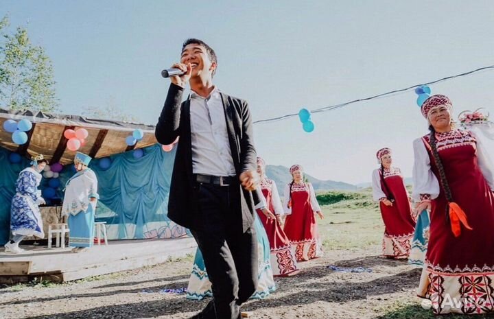 Ведущий/живой вокал