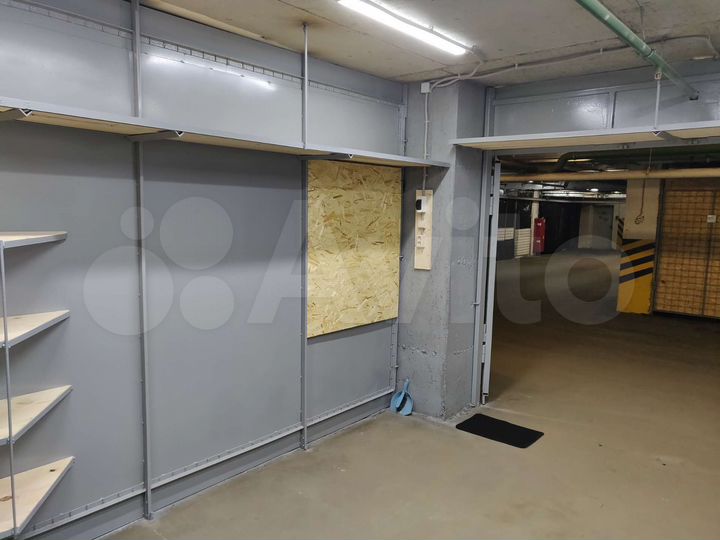 Гараж, > 30 м²