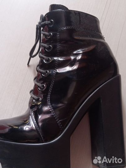 Женская обувь