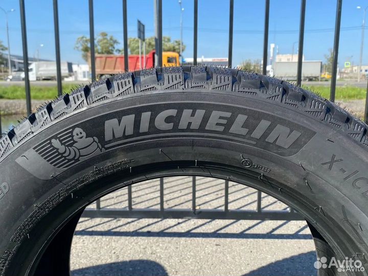 Michelin X-Ice North 4 205/55 R17