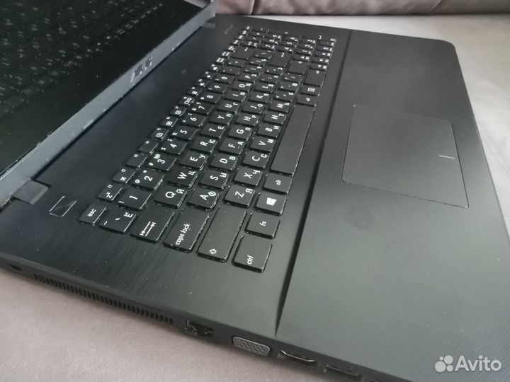 Ноутбук Asus 17 дюймов / 4 ядра