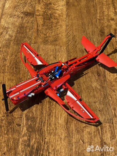 Модель самолета Lego Technic 9394