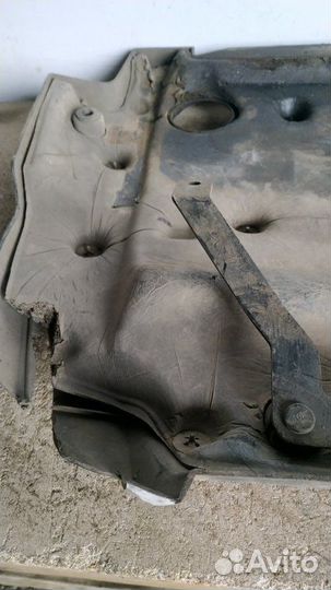 Декоративная накладка двигателя Kia Spectra