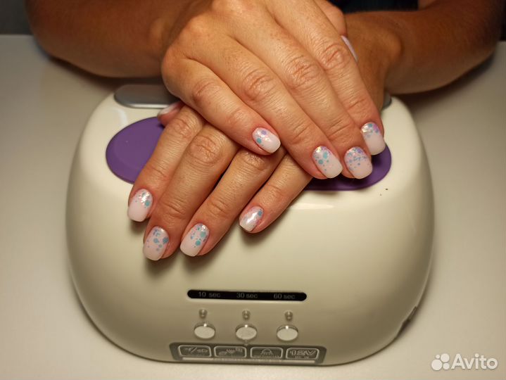 Модель на маникюр