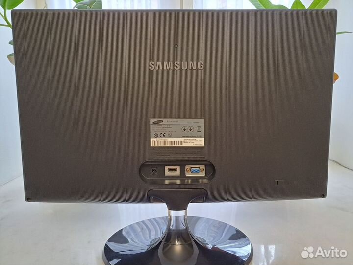 Монитор Samsung S23B350T