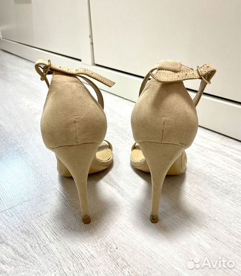 Босоножки замшевые 39