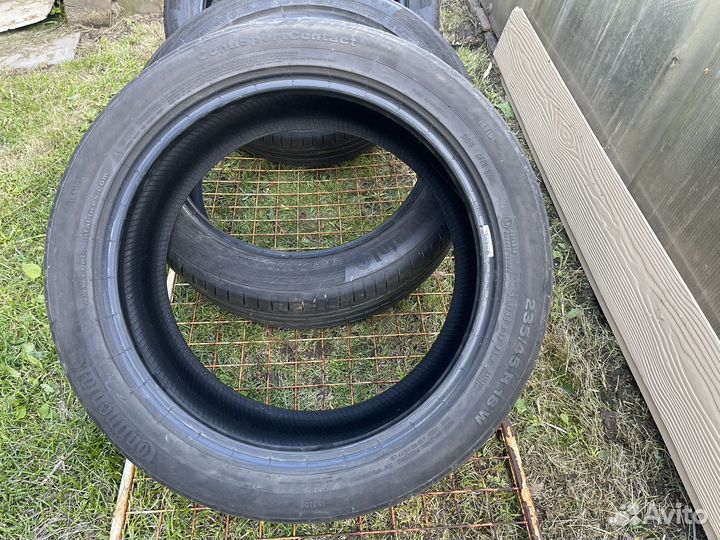 Continental ContiSportContact 5 ContiSeal 235/45 R18 W