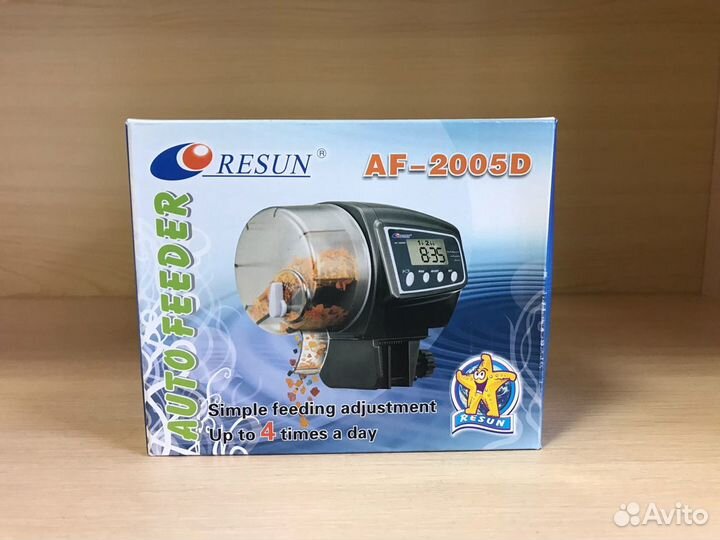Автоматическая кормушка для рыб Resun