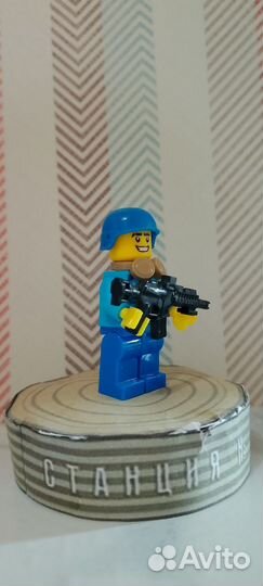 Lego фигурка полицейский