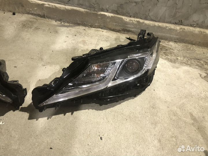 Toyota camry V 70 фары