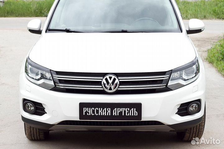 Накладки на передние фары Volkswagen Tiguan