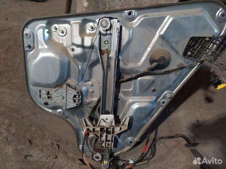 Стеклоподъёмник задний левый Hyundai Elantra hd