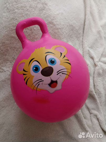 Ослик попрыгун и маленький фитбол