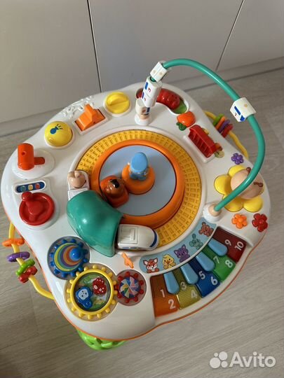 Функциональный обучающий игровой столик, бизиборд