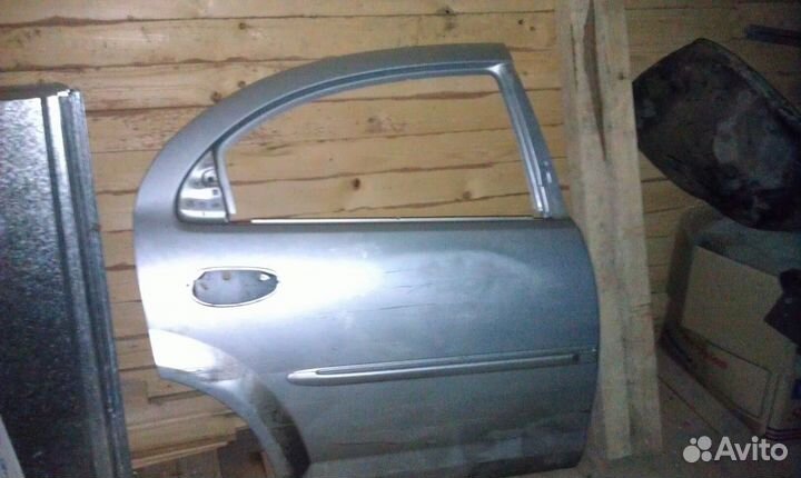 Задняя правая дверь Volga Siber 04814546AG