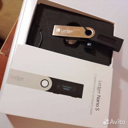 Аппаратный кошелек Ledger Nano S