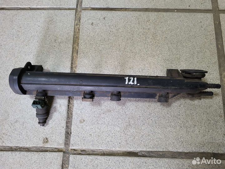 Рампа топливная skoda octavia 1 1,6 AKL