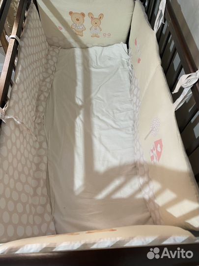 Детская кроватка с механизмом для укачивания