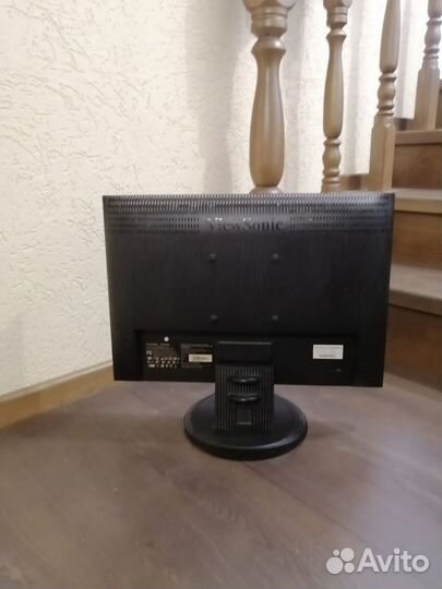 Монитры 20 и 17 дюймов