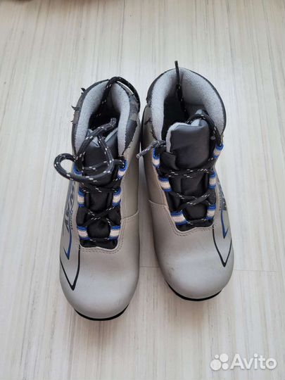 Лыжные ботинки детские р.32