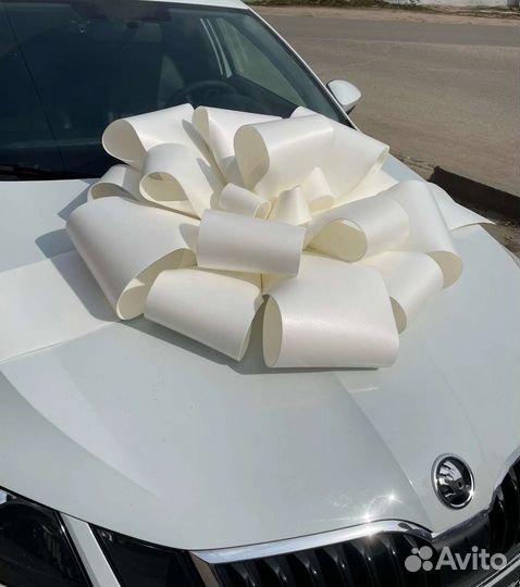 Большой бант на машину