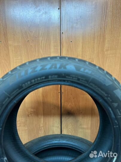 Bridgestone Blizzak LM-32 225/50 R17