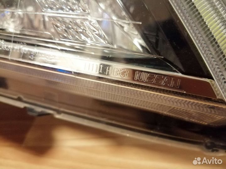 Фара правая Nissan Pathfinder