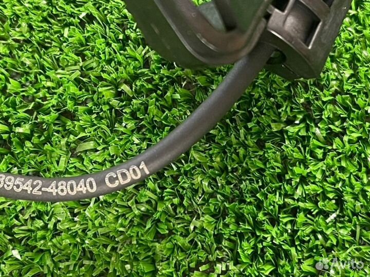 Датчик скорости передний правый Toyota Highlander