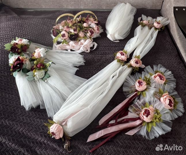 Свадебные украшения на автомобиль