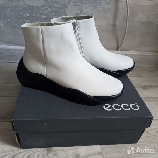 39 ботинки демисезонные ecco chunky sneaker W