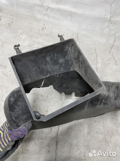 Воздуховод воздухозаборник vag