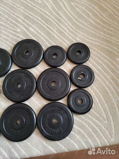 Спортивные блины, штанга и гантели