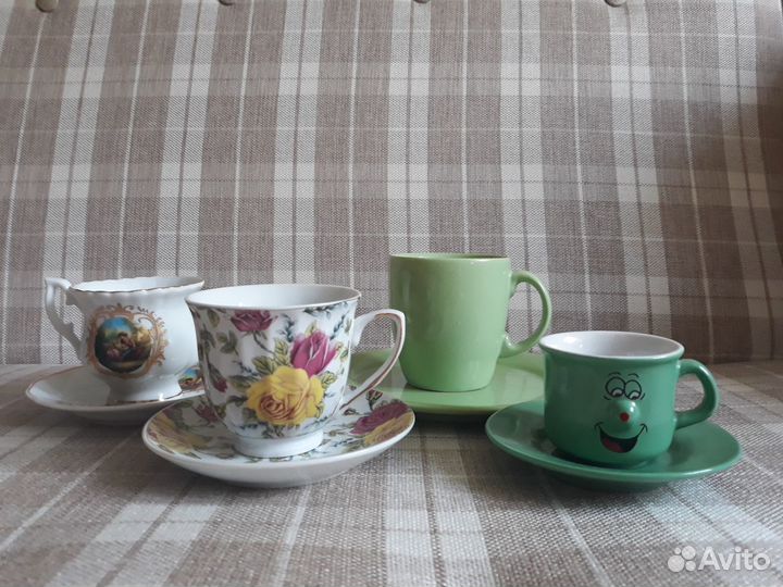 Чашки с блюдцами