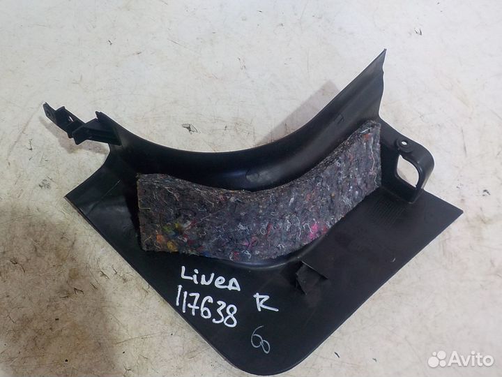 Накладка на порог передняя правая Fiat Linea
