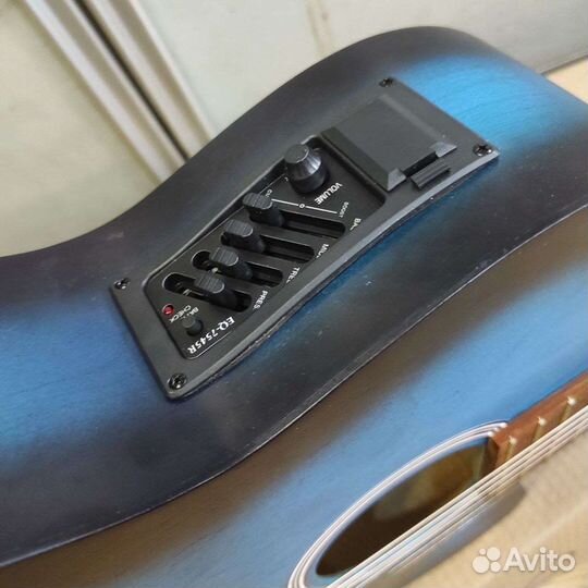 Гитара электроакустическая с широким грифом новая