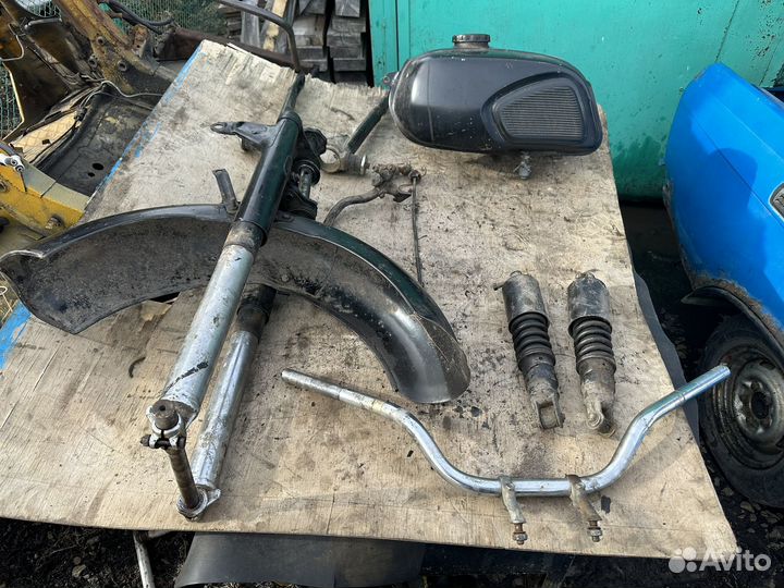 Продам запчасти на мотоцикл Днепр мт 11 кмз
