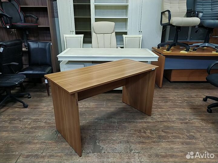 Стол письменный б/у 130х60х75 22мм 03798-орх